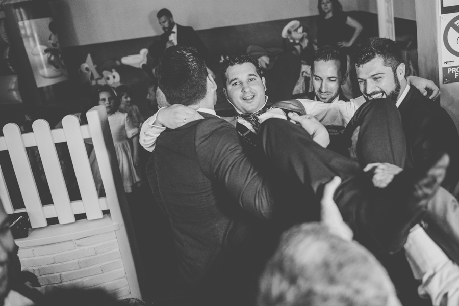 Fran Ménez. Fotógrafo de Bodas en Huescar. Iglesia Santa María La Mayor. Fotografías de Boda Yolanda y Jose 178