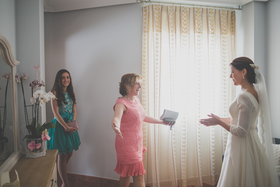 Fran Ménez. Fotógrafo de Bodas en Huescar. Iglesia Santa María La Mayor. Fotografías de Boda Yolanda y Jose 36