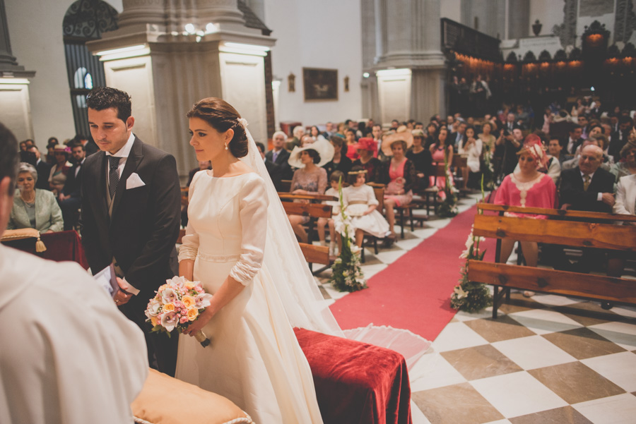 Fran Ménez. Fotógrafo de Bodas en Huescar. Iglesia Santa María La Mayor. Fotografías de Boda Yolanda y Jose 59