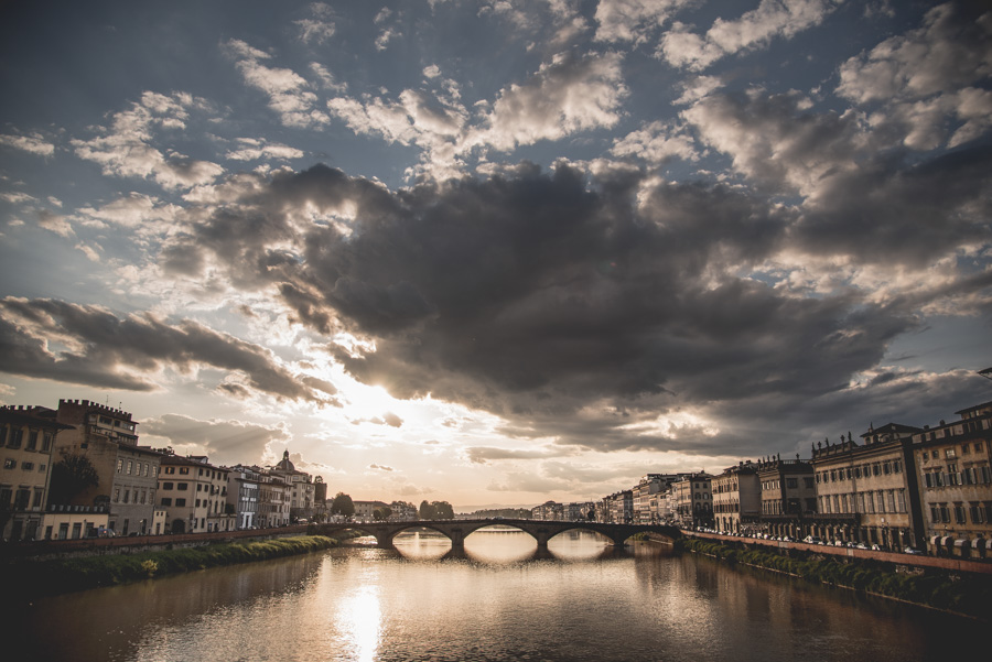 Fotografias del Ponte Santa Trinita. Fotografias de Florencia. Atardecer en Ponte Santa Trinita Viajar a Florencia. Fotografias de Florencia. Fran Ménez Fotografo Firenze 16