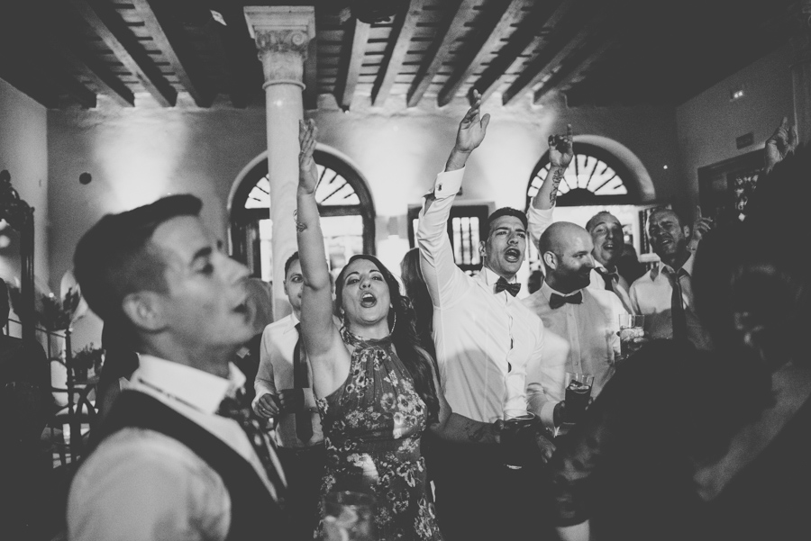 boda-en-iglesia-san-pedro-y-san-pablo-boda-en-el-carmen-de-los-chapiteles-angel-y-marina-126