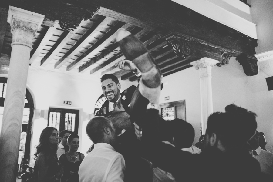 boda-en-iglesia-san-pedro-y-san-pablo-boda-en-el-carmen-de-los-chapiteles-angel-y-marina-130