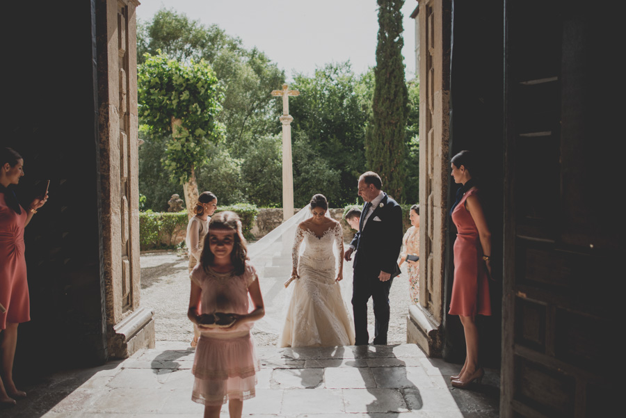boda-en-iglesia-san-pedro-y-san-pablo-boda-en-el-carmen-de-los-chapiteles-angel-y-marina-23