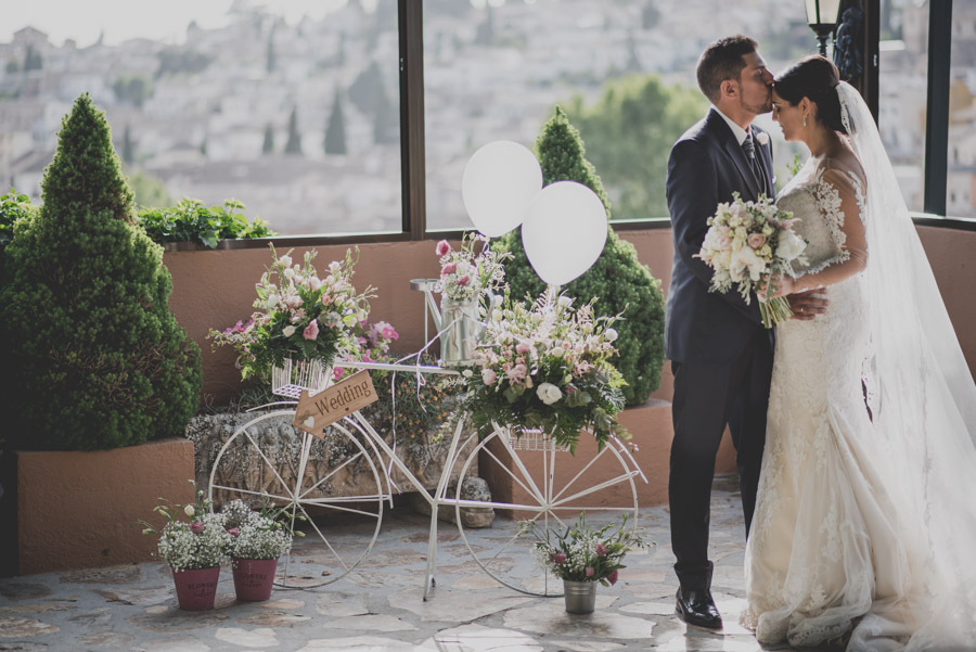 boda-en-iglesia-san-pedro-y-san-pablo-boda-en-el-carmen-de-los-chapiteles-angel-y-marina-51