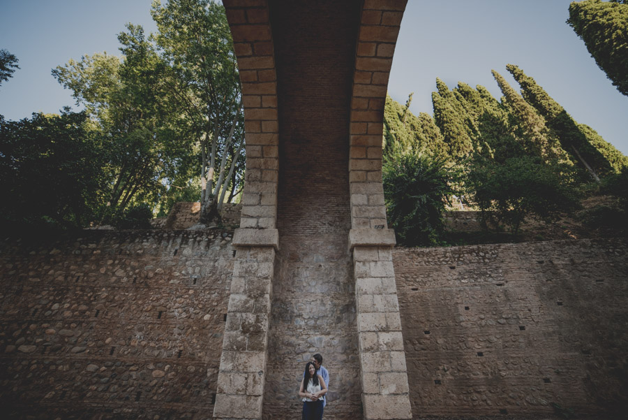 pre-boda-en-la-alhambra-fotografo-granada-fran-menez-ana-y-javi-1