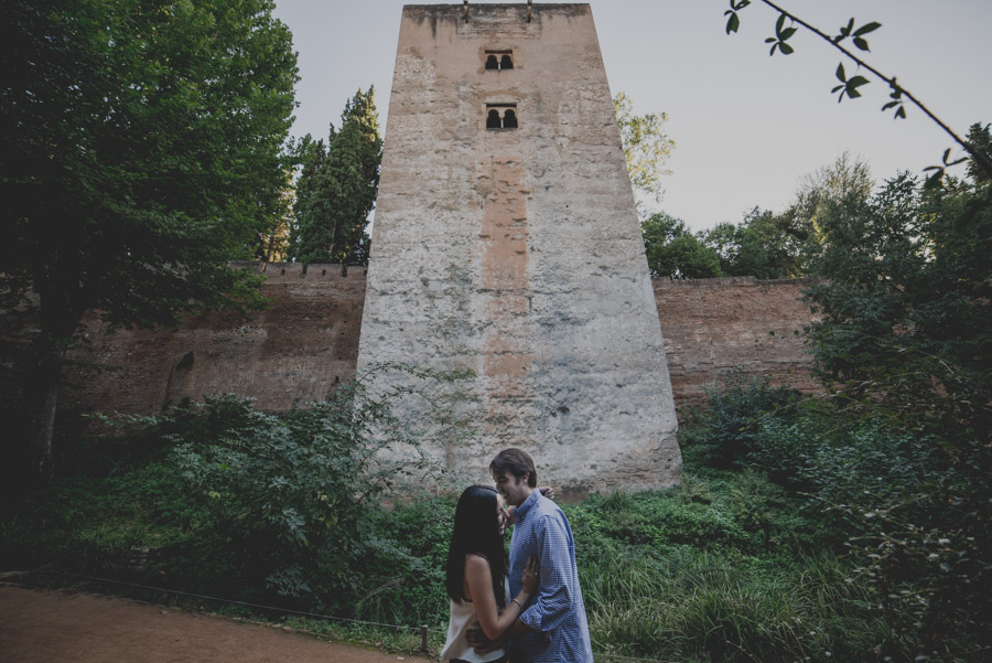 pre-boda-en-la-alhambra-fotografo-granada-fran-menez-ana-y-javi-2