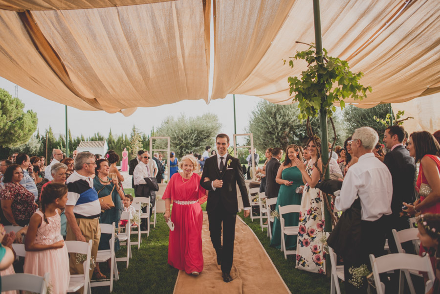 Boda en el Cortijo de Enmedio. Fotografias de Boda en el Cortijo de Enmedio. Fátima y Antonio. Fran Menez Fotógrafo de Bodas en Granada