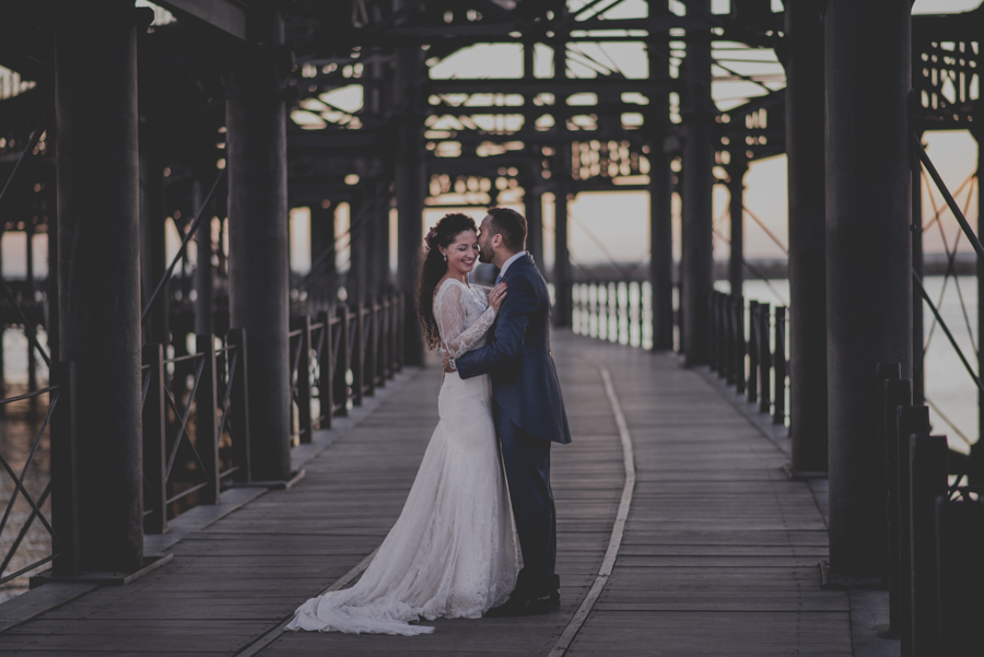 Post Boda en el Muelle del Tinto, Huelva. Fran Ménez fotógrafo de Bodas en Huelva