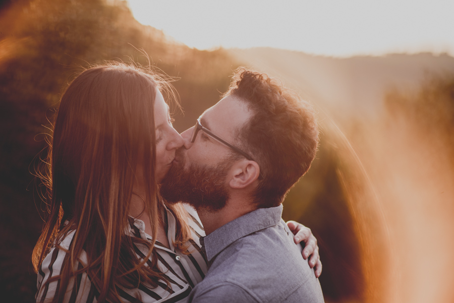 Pre Boda en la Alfaguara. Fran Ménez Fotógrafo de bodas en Granada. Fotografía Natural y diferente