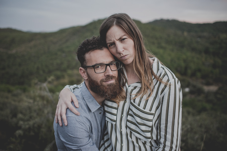 Pre Boda en la Alfaguara. Fran Ménez Fotógrafo de bodas en Granada. Fotografía Natural y diferente