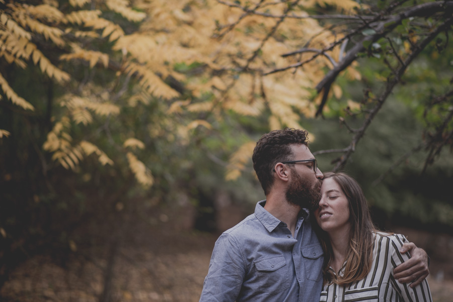 Pre Boda en la Alfaguara. Fran Ménez Fotógrafo de bodas en Granada. Fotografía Natural y diferente