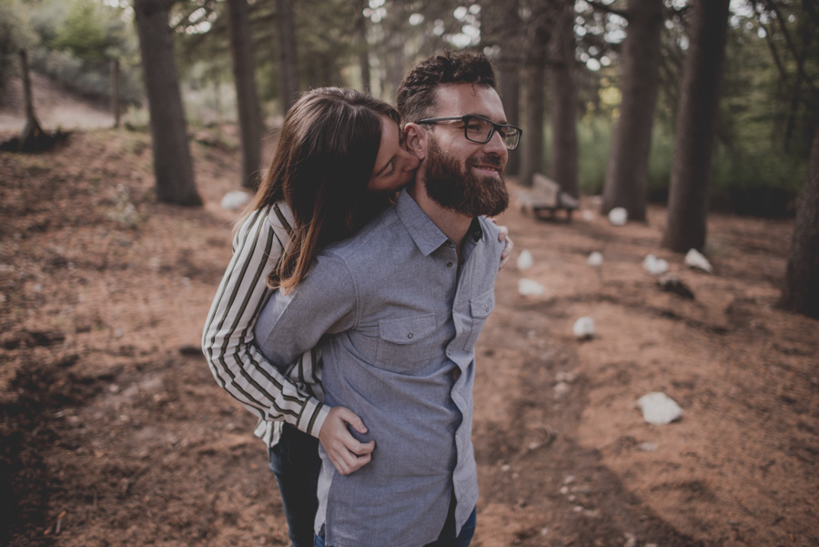 Pre Boda en la Alfaguara. Fran Ménez Fotógrafo de bodas en Granada. Fotografía Natural y diferente