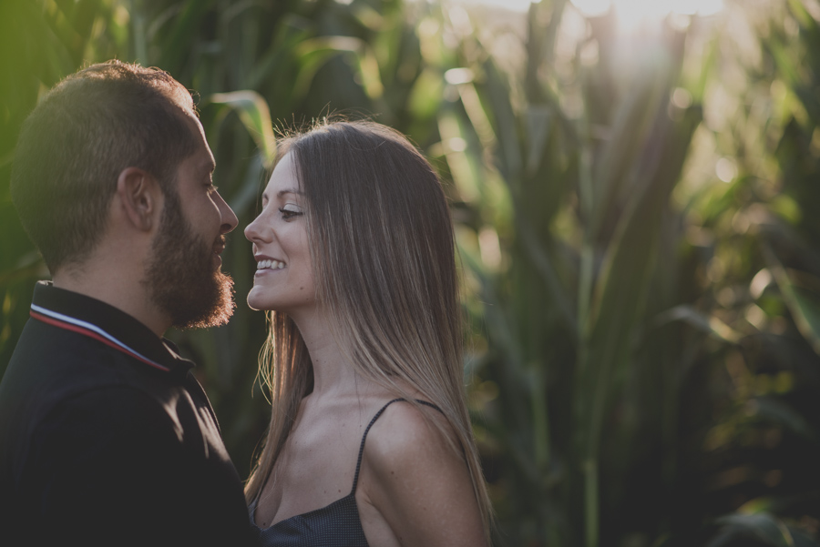 Pre-Boda-en-Granada-Reportaje-de-pareja-en-el-paseo-de-los-tristes-Fran-Ménez-Fotógrafo-de-Bodas-10