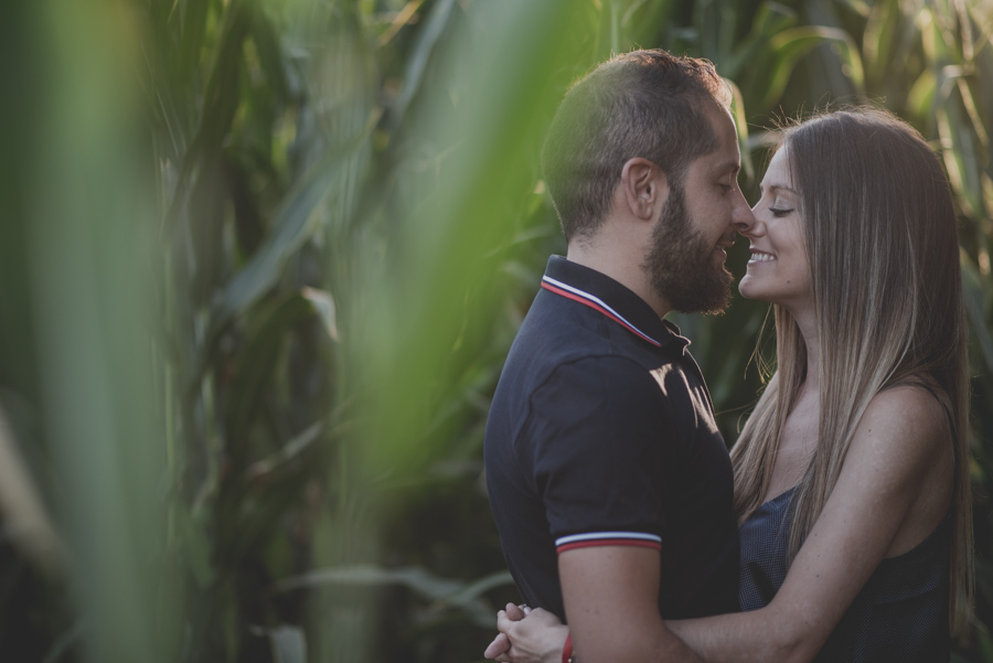 Pre-Boda-en-Granada-Reportaje-de-pareja-en-el-paseo-de-los-tristes-Fran-Ménez-Fotógrafo-de-Bodas-11
