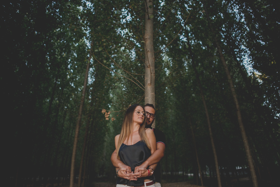 Pre-Boda-en-Granada-Reportaje-de-pareja-en-el-paseo-de-los-tristes-Fran-Ménez-Fotógrafo-de-Bodas-19