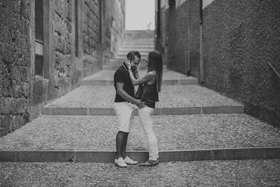 Pre-Boda-en-Granada-Reportaje-de-pareja-en-el-paseo-de-los-tristes-Fran-Ménez-Fotógrafo-de-Bodas-2