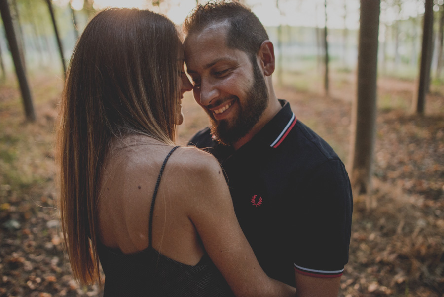 Pre-Boda-en-Granada-Reportaje-de-pareja-en-el-paseo-de-los-tristes-Fran-Ménez-Fotógrafo-de-Bodas-27