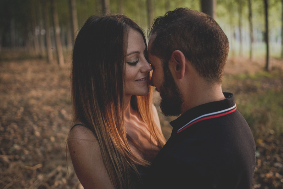 Pre-Boda-en-Granada-Reportaje-de-pareja-en-el-paseo-de-los-tristes-Fran-Ménez-Fotógrafo-de-Bodas-28