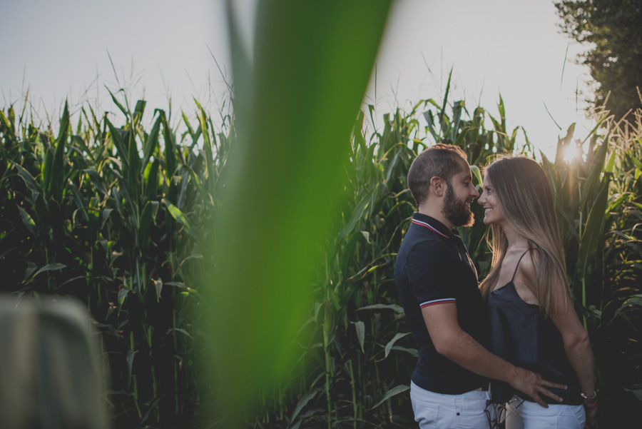 Pre-Boda-en-Granada-Reportaje-de-pareja-en-el-paseo-de-los-tristes-Fran-Ménez-Fotógrafo-de-Bodas-9