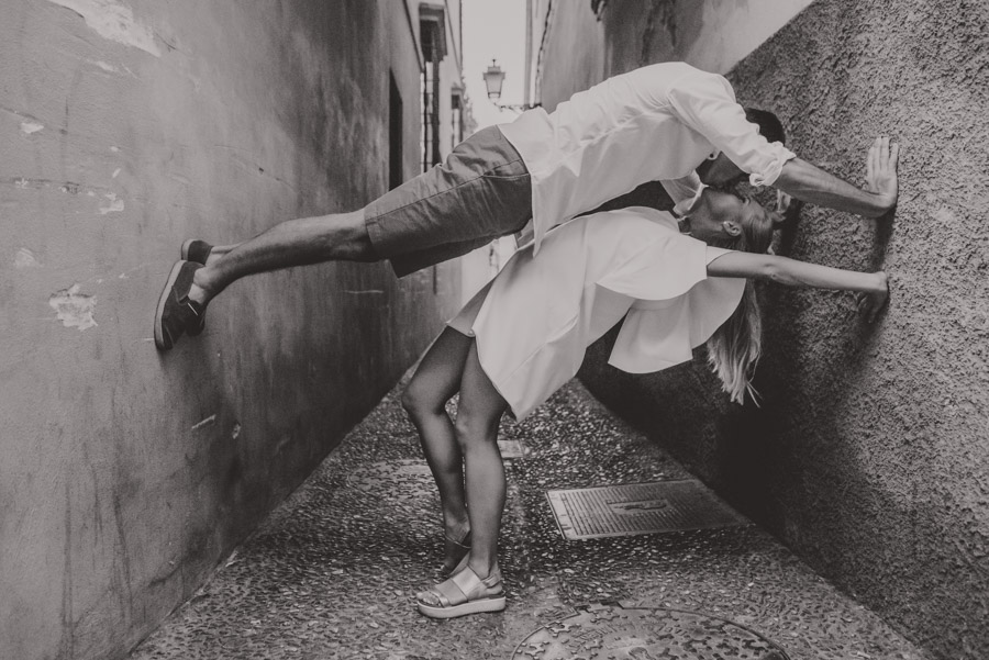 Kamila y Geminidas. Photoshoot in Granada. Couple session in Granada. Fran Ménez Photographer in Granada 17