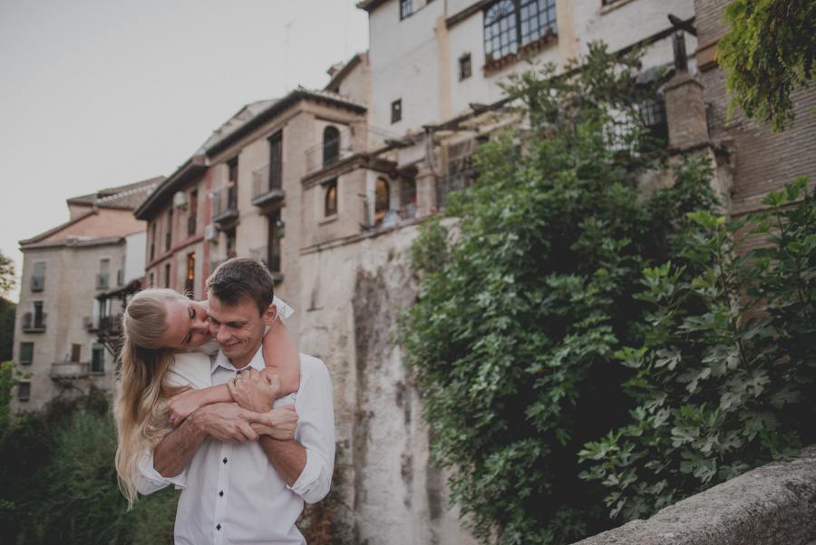 Kamila y Geminidas. Photoshoot in Granada. Couple session in Granada. Fran Ménez Photographer in Granada 21