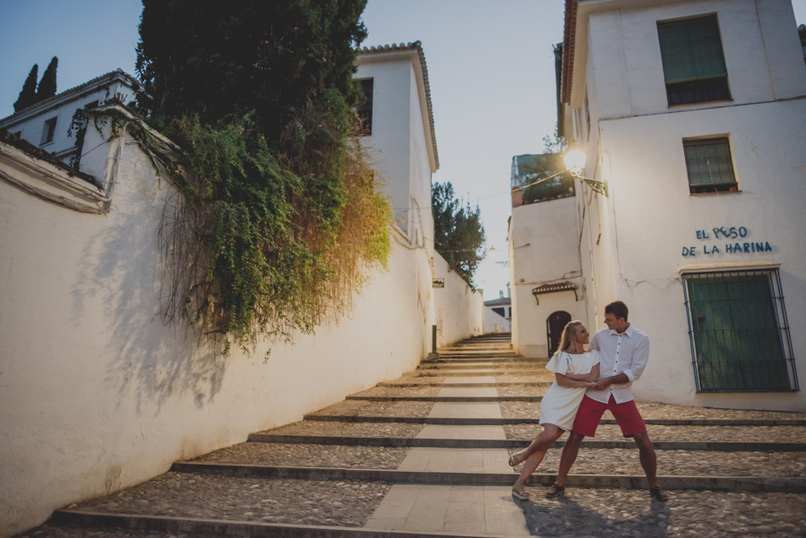 Kamila y Geminidas. Photoshoot in Granada. Couple session in Granada. Fran Ménez Photographer in Granada 24