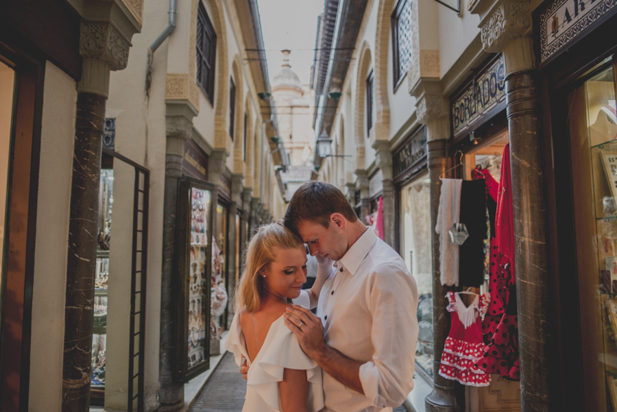 Kamila y Geminidas. Photoshoot in Granada. Couple session in Granada. Fran Ménez Photographer in Granada 9