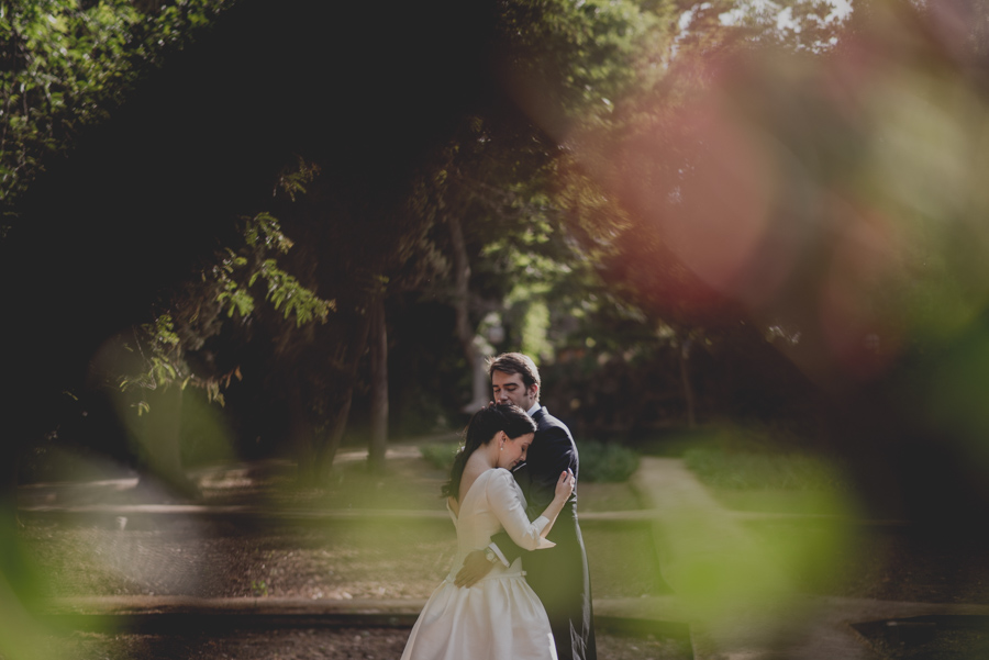 Post Boda en los alrededores de la Alhambra. Fran Menez Fotógrafos de Boda en Granada. 11
