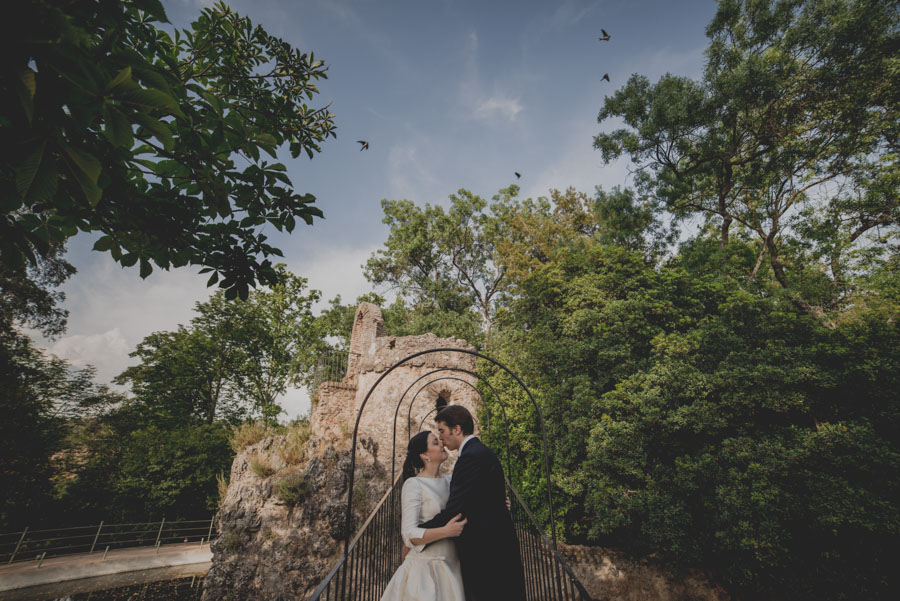 Post Boda en los alrededores de la Alhambra. Fran Menez Fotógrafos de Boda en Granada. 14
