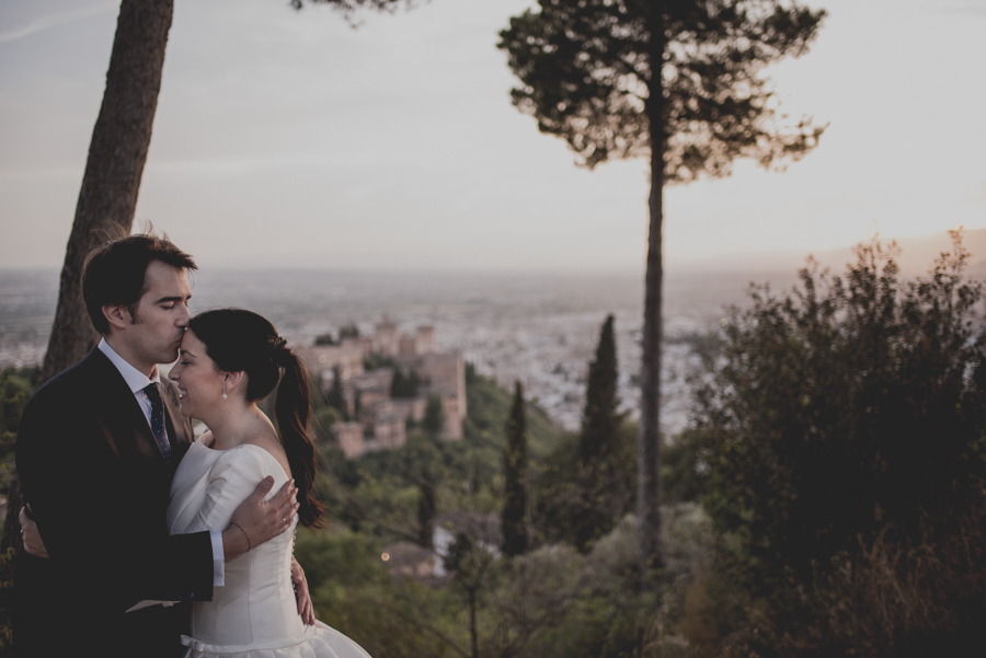 Post Boda en los alrededores de la Alhambra. Fran Menez Fotógrafos de Boda en Granada. 33