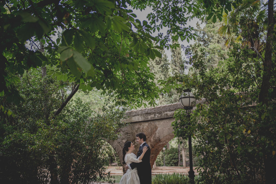 Post Boda en los alrededores de la Alhambra. Fran Menez Fotógrafos de Boda en Granada. 6