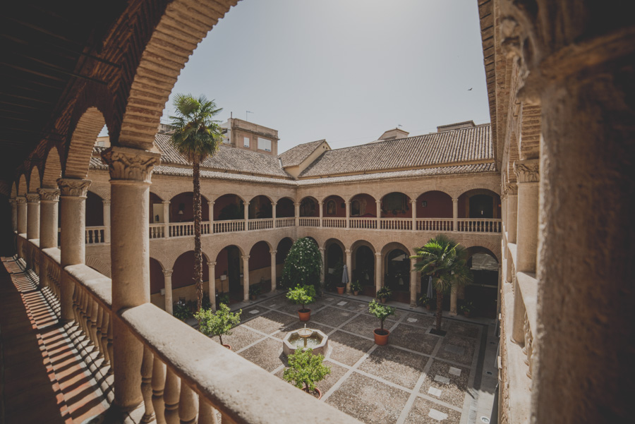 Boda en la Iglesia San Pedro y San Pablo. Celebración en Hotel Santa Paula. Marta y Cameron 1