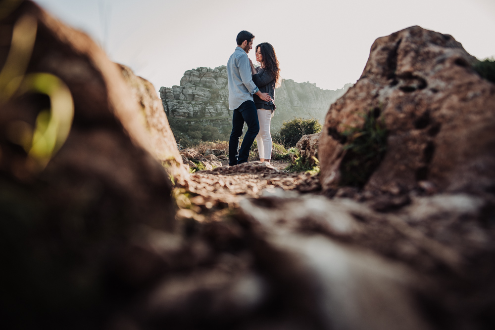 Pre Boda Lorena y Victor en Torcal de Antequera. Fran Menez Fotografo de Bodas en Malaga 10