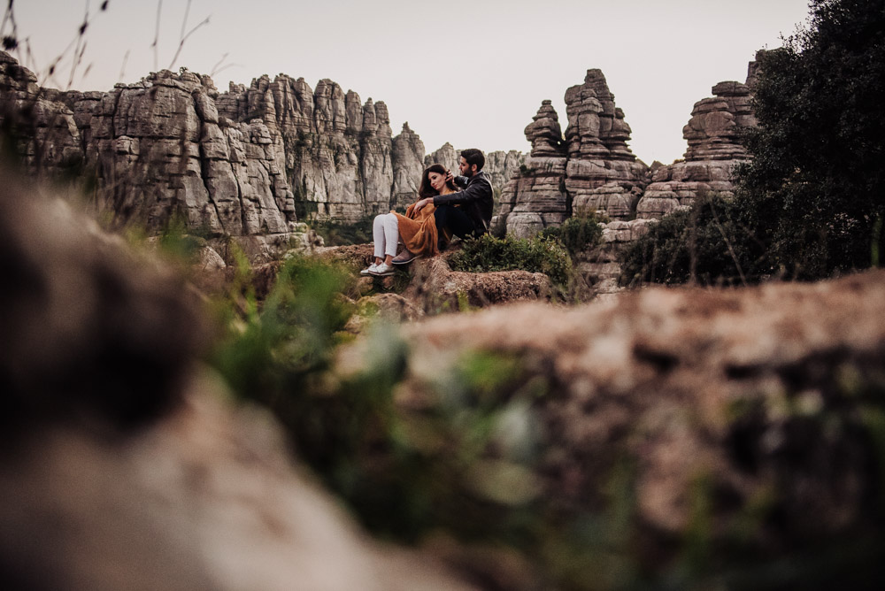 Pre Boda Lorena y Victor en Torcal de Antequera. Fran Menez Fotografo de Bodas en Malaga 24