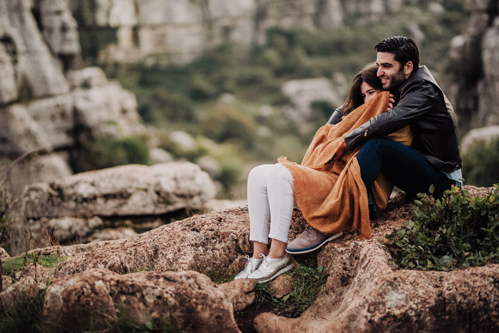 Pre Boda Lorena y Victor en Torcal de Antequera. Fran Menez Fotografo de Bodas en Malaga 25