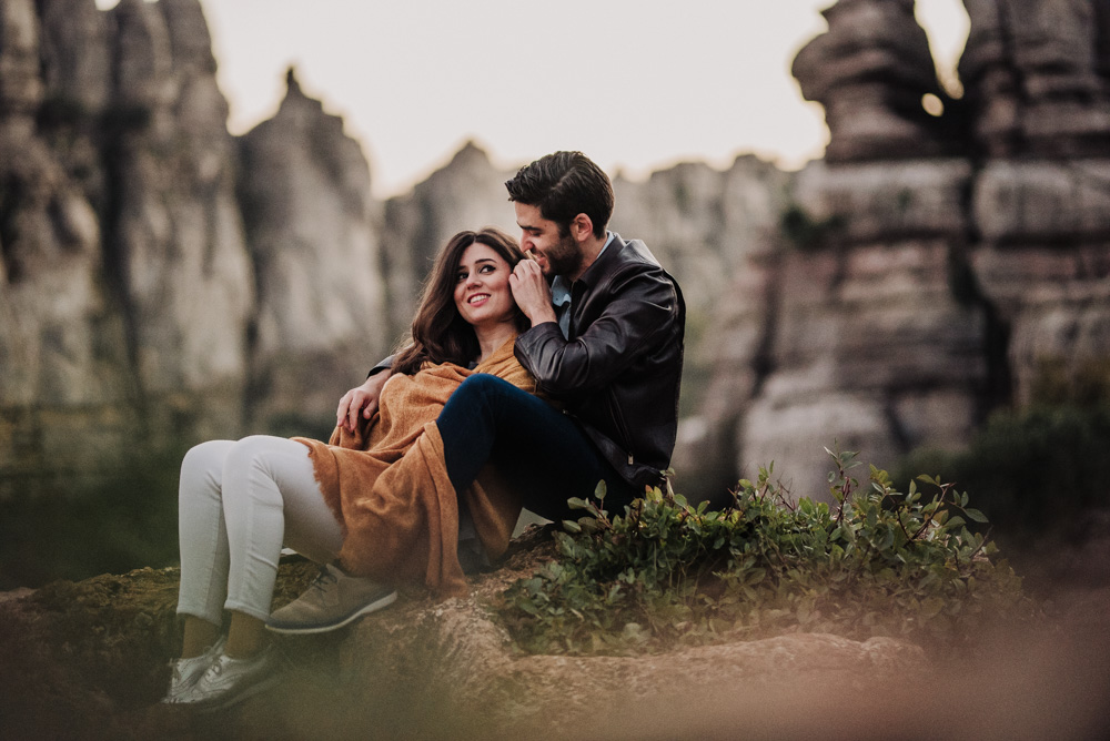 Pre Boda Lorena y Victor en Torcal de Antequera. Fran Menez Fotografo de Bodas en Malaga 26