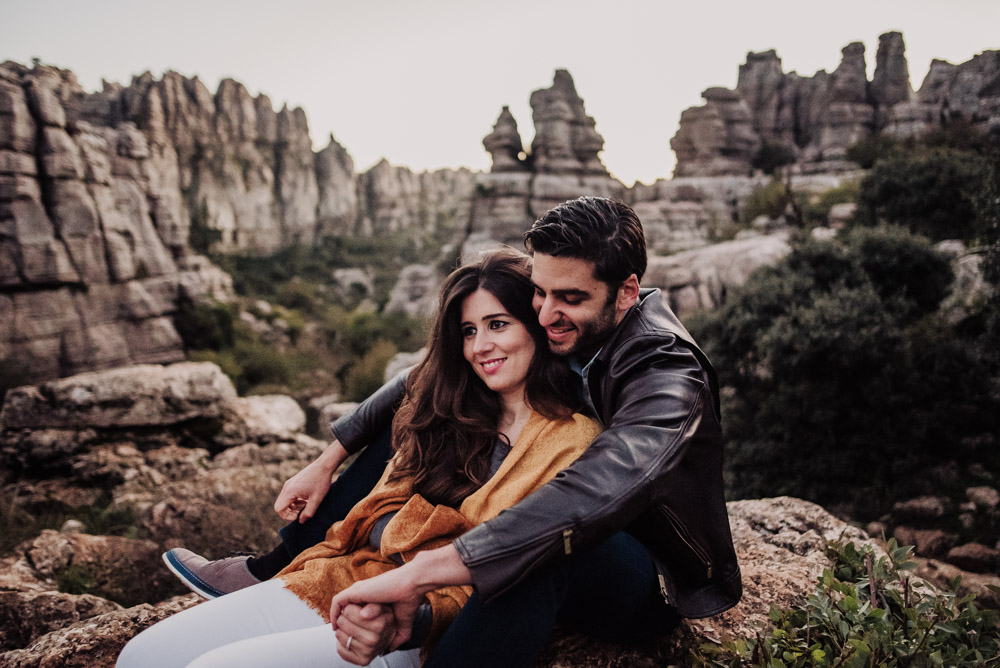 Pre Boda Lorena y Victor en Torcal de Antequera. Fran Menez Fotografo de Bodas en Malaga 27