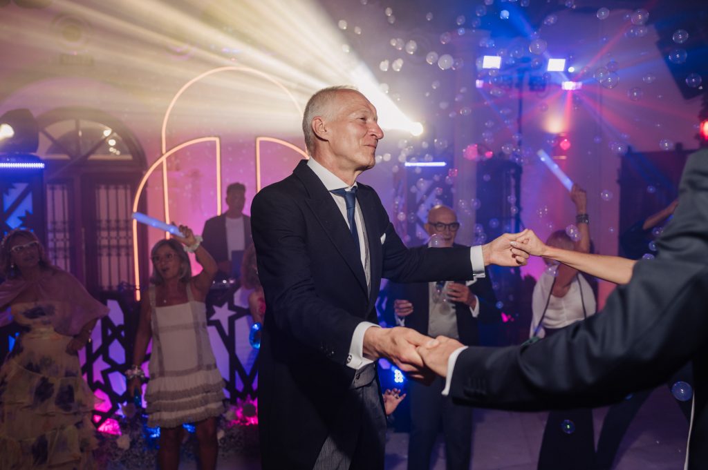 Boda-en-el-Carmen-de-los-Chapiteles.-Loudes-y-Bartek-por-Fran-Menez-Fotografo-260